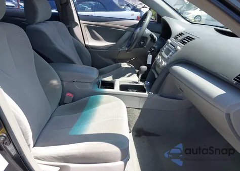 2010 Toyota Camry Le/Se/Xle z USA, uszkodzony, nr VIN 4T4BF3EKXAR024935